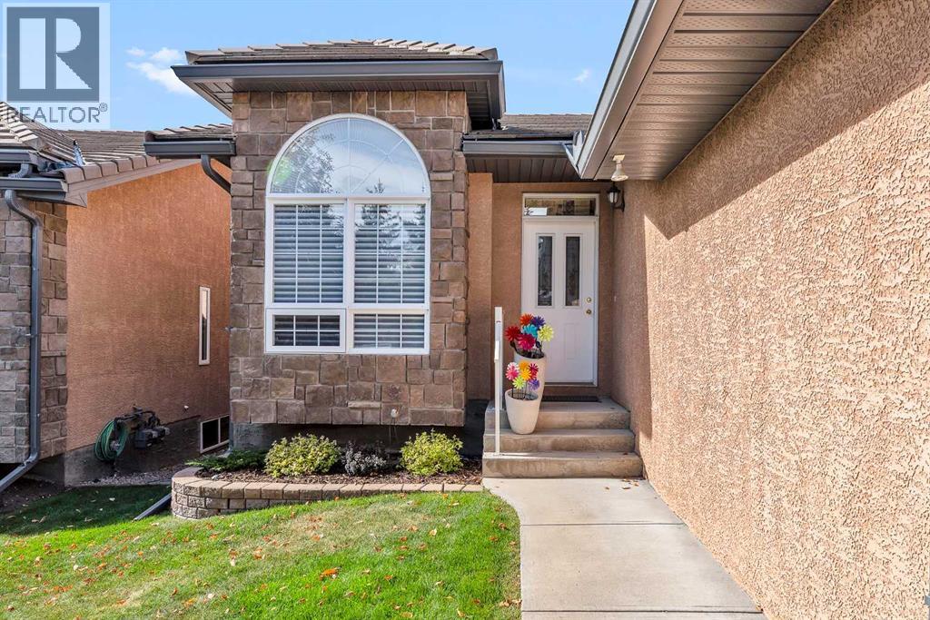 33 Shannon Estates Terrace Sw, Calgary, Alberta  T2Y 4C3 - Photo 2 - A2280542