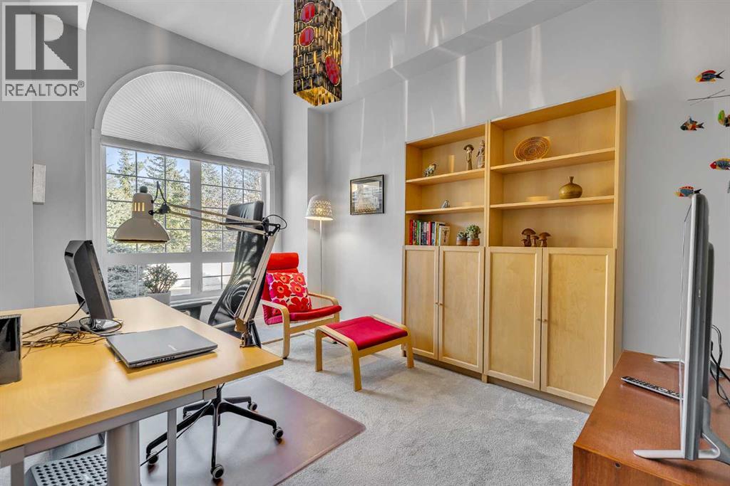 33 Shannon Estates Terrace Sw, Calgary, Alberta  T2Y 4C3 - Photo 6 - A2280542