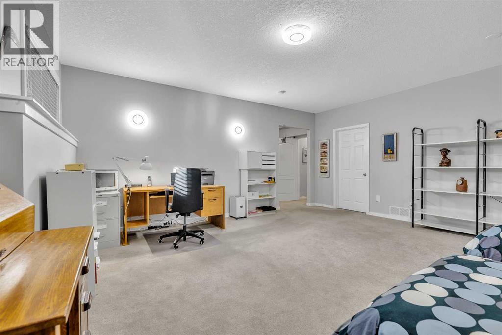 33 Shannon Estates Terrace Sw, Calgary, Alberta  T2Y 4C3 - Photo 37 - A2280542