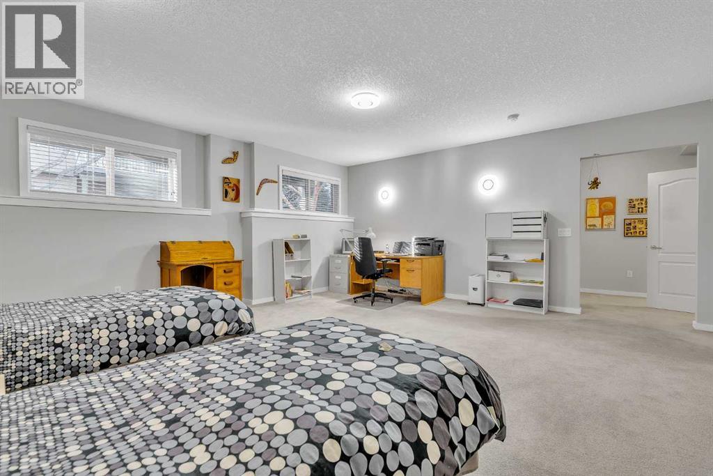 33 Shannon Estates Terrace Sw, Calgary, Alberta  T2Y 4C3 - Photo 36 - A2280542