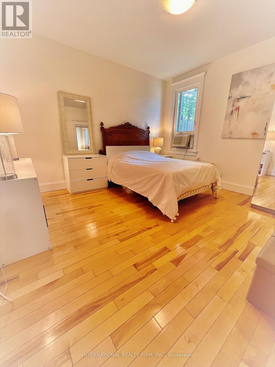 Upper - 220 Rose Park Drive, Toronto (Rosedale-Moore Park), Ontario  M4T 1R5 - Photo 18 - C12767404