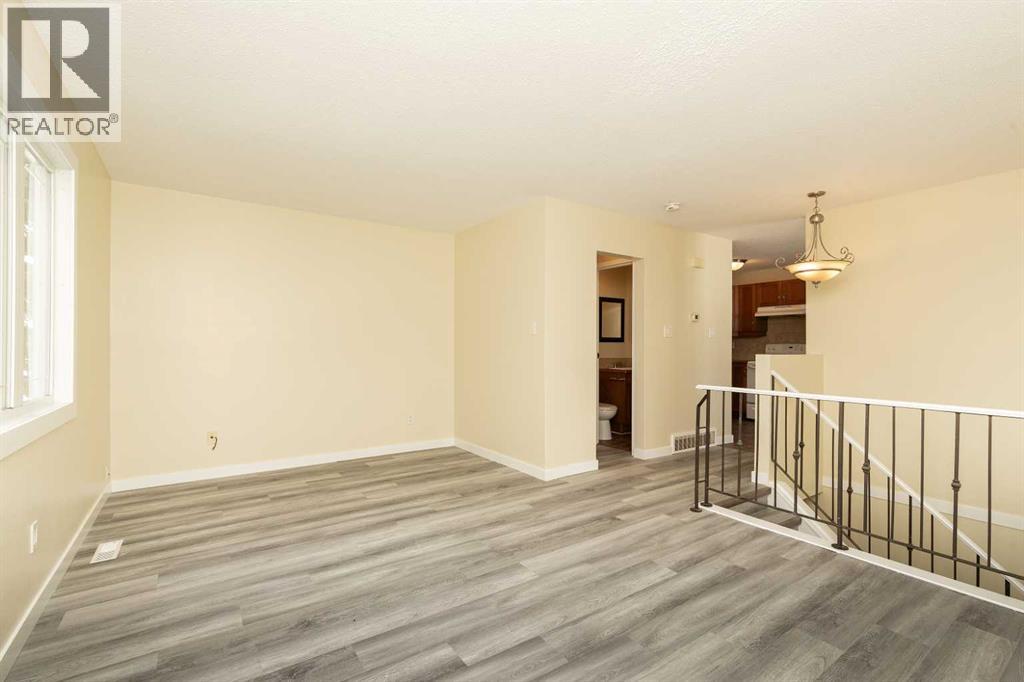 3, 2402 23 Street N, Lethbridge, Alberta  T1H 4R7 - Photo 4 - A2281642