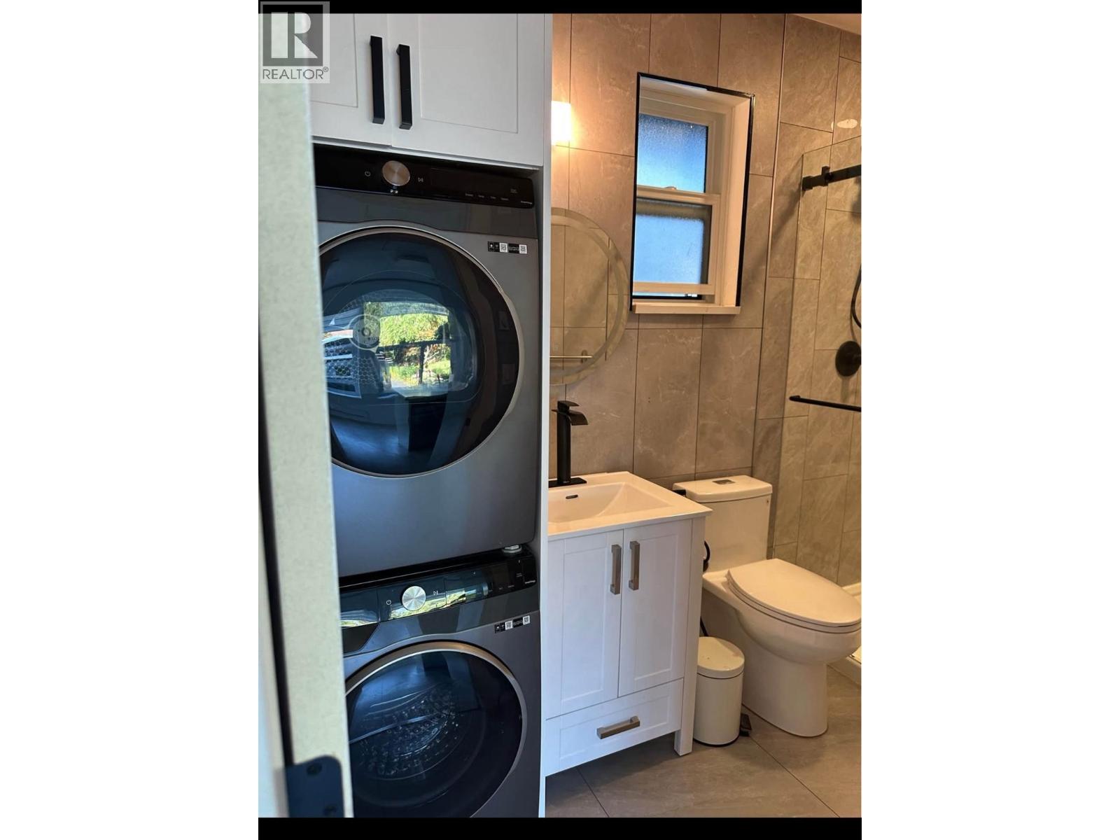 2626 Spuraway Avenue, Coquitlam, British Columbia  V3C 4K5 - Photo 4 - R3087692