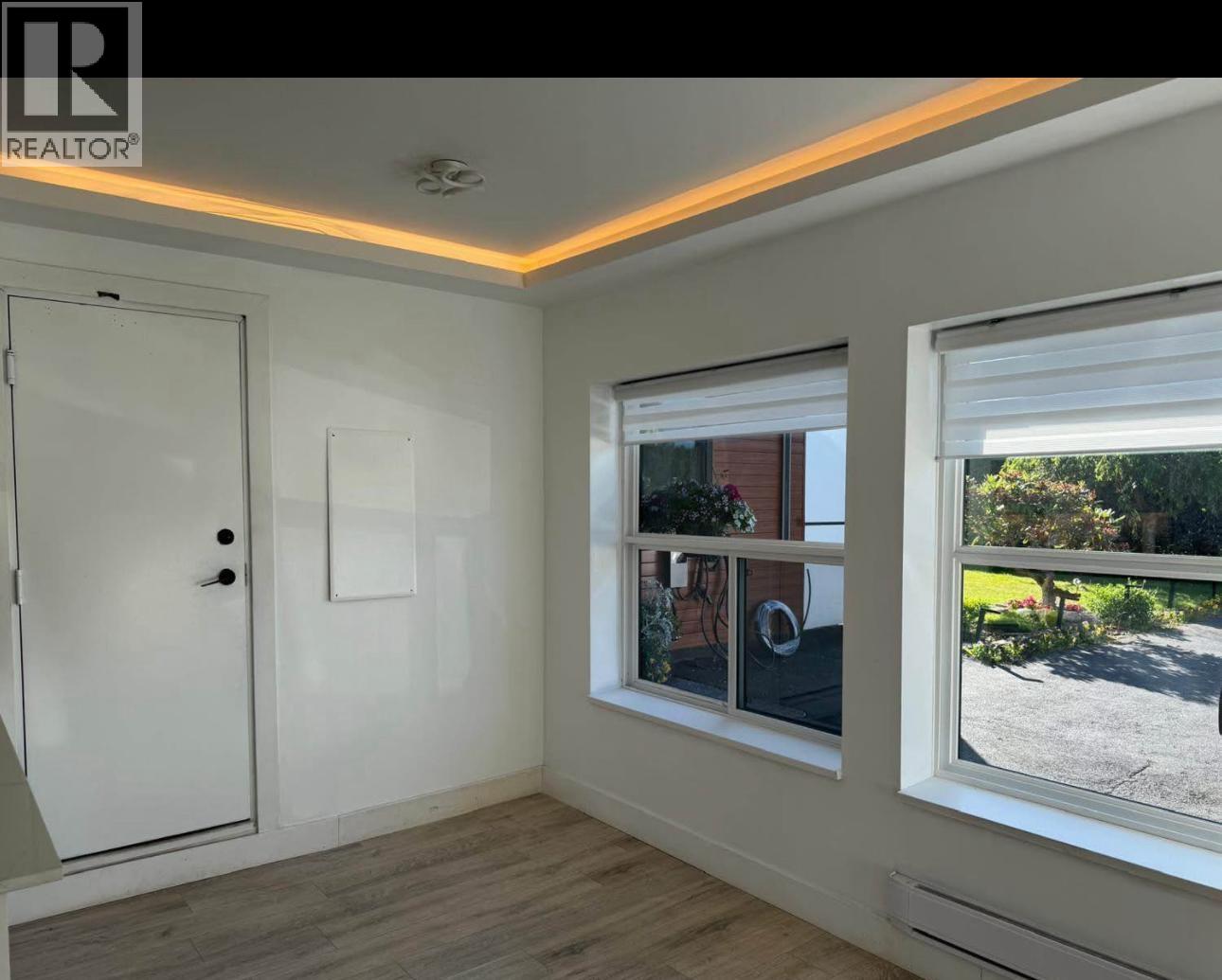 2626 Spuraway Avenue, Coquitlam, British Columbia  V3C 4K5 - Photo 5 - R3087692