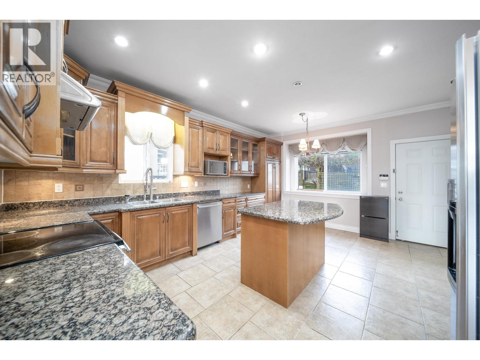 6391 Neville Street, Burnaby, British Columbia  V5E 1A5 - Photo 9 - R3078706