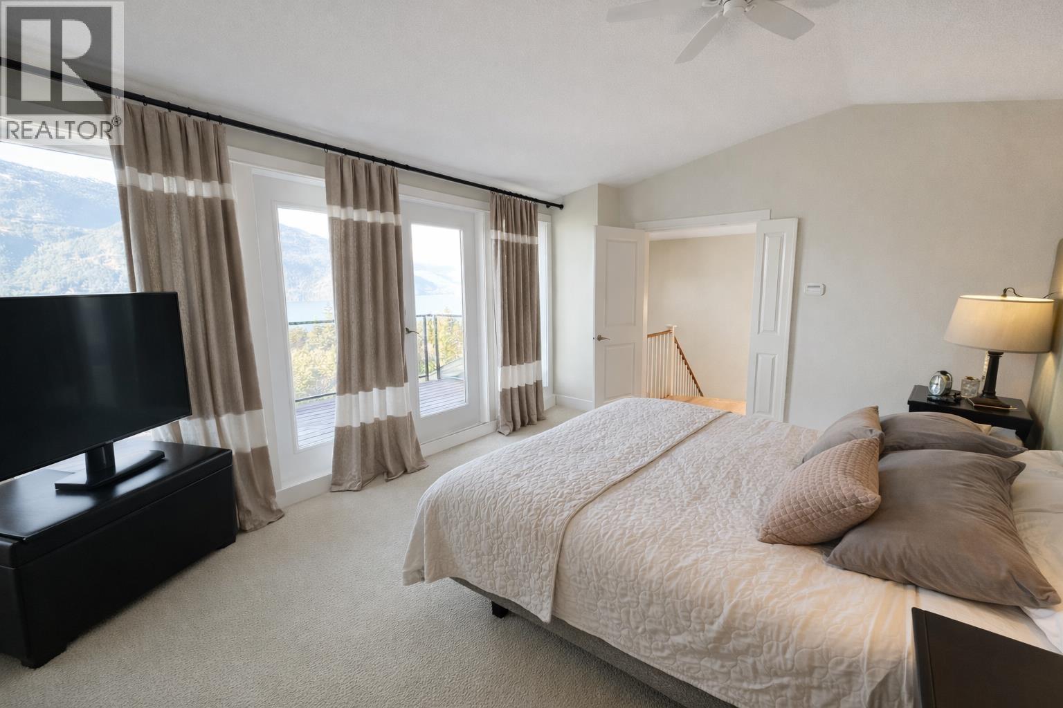 700 Ocean Crest Drive, Furry Creek, British Columbia  V8B 1A3 - Photo 13 - R3087611