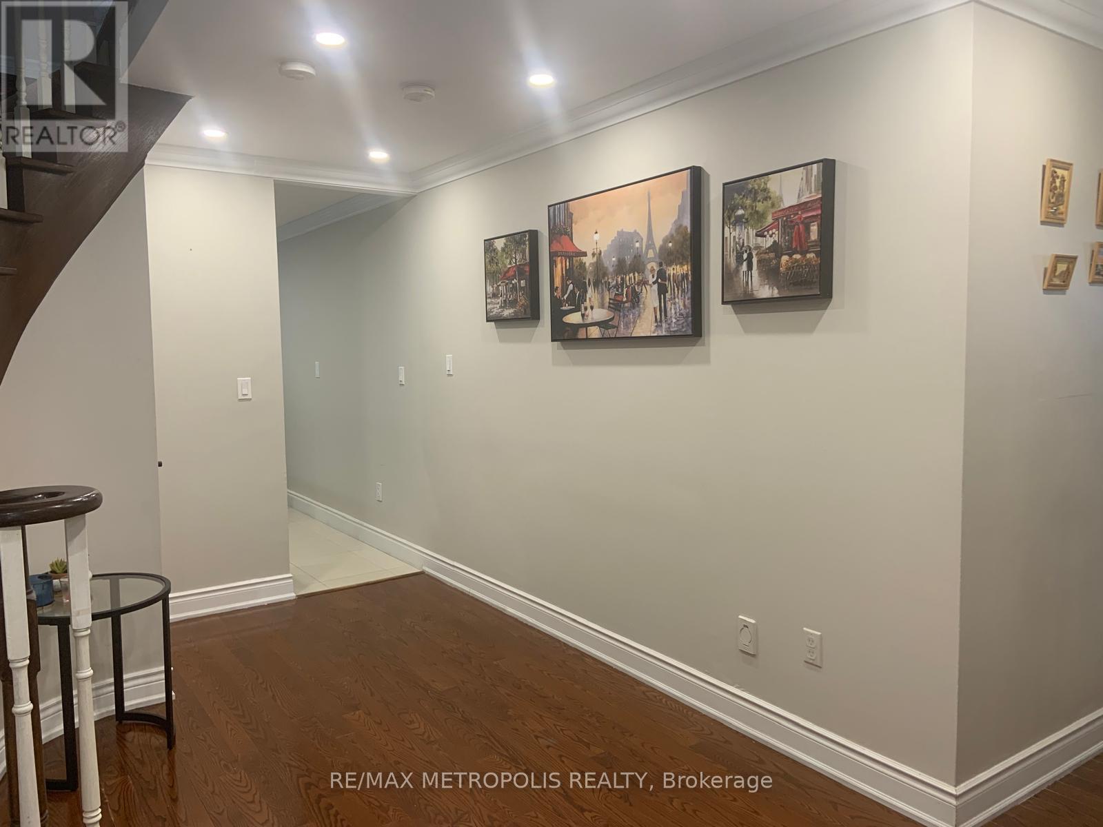 64 Mandel Crescent, Richmond Hill (Devonsleigh), Ontario  L4C 9Z7 - Photo 18 - N12709208