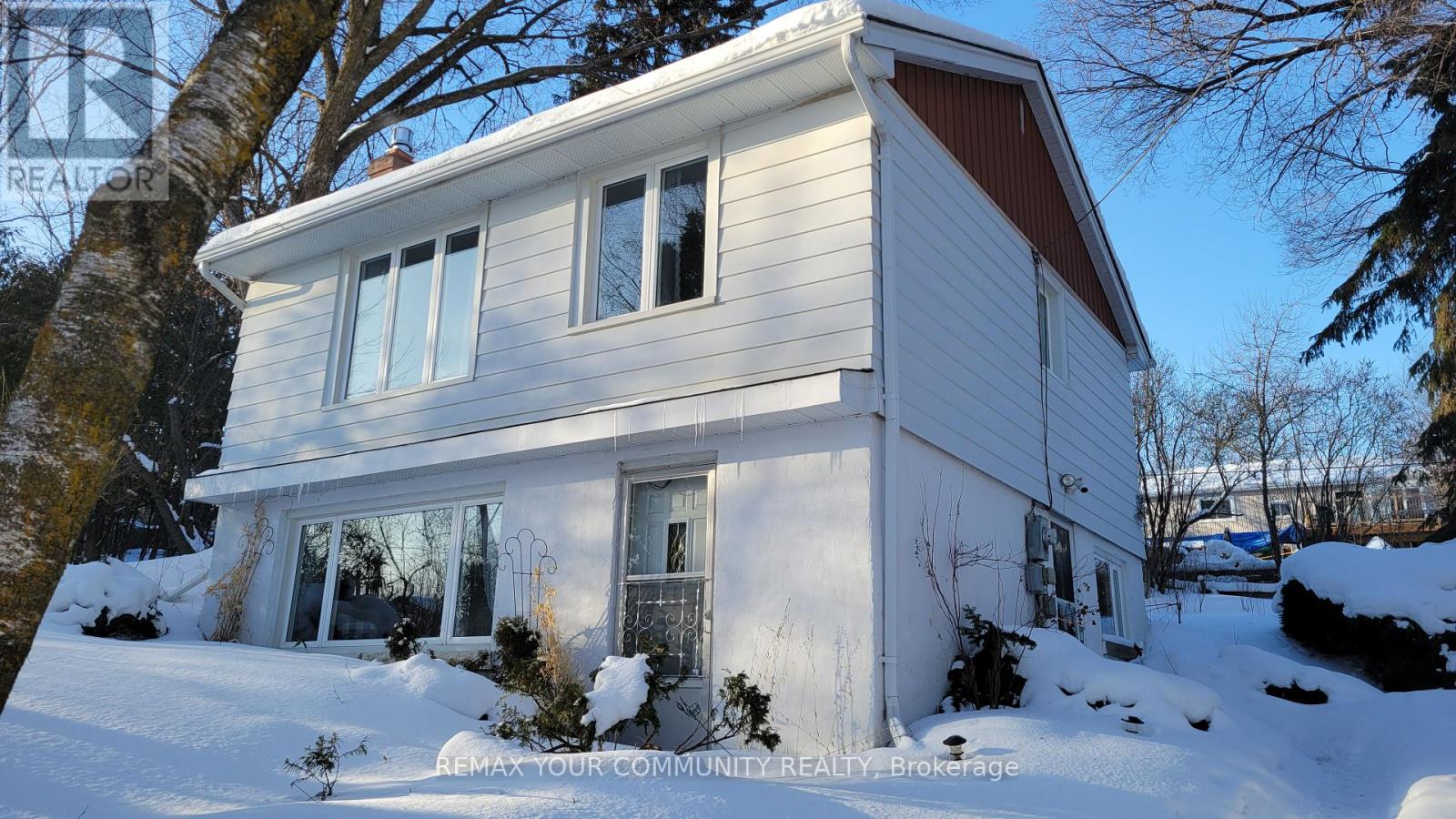 258 Lakeview Boulevard, Georgina, Ontario  L4P 2Y3 - Photo 2 - N12752464