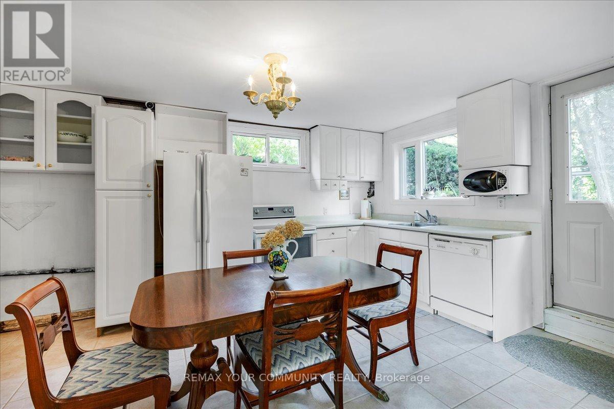 258 Lakeview Boulevard, Georgina, Ontario  L4P 2Y3 - Photo 9 - N12752464