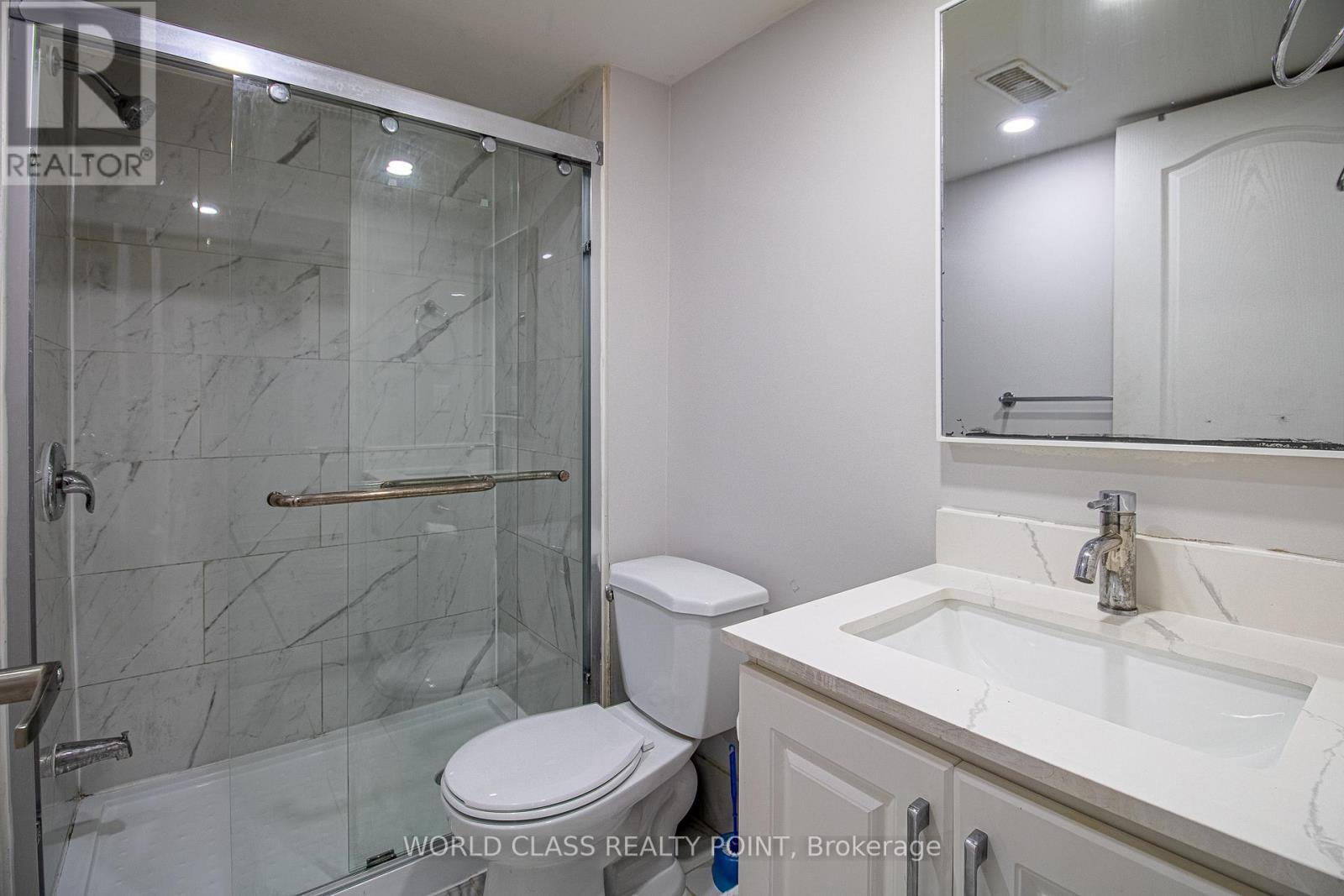 4 Hashmi Place, Brampton, Ontario  L6Y 6K1 - Photo 10 - W12769258