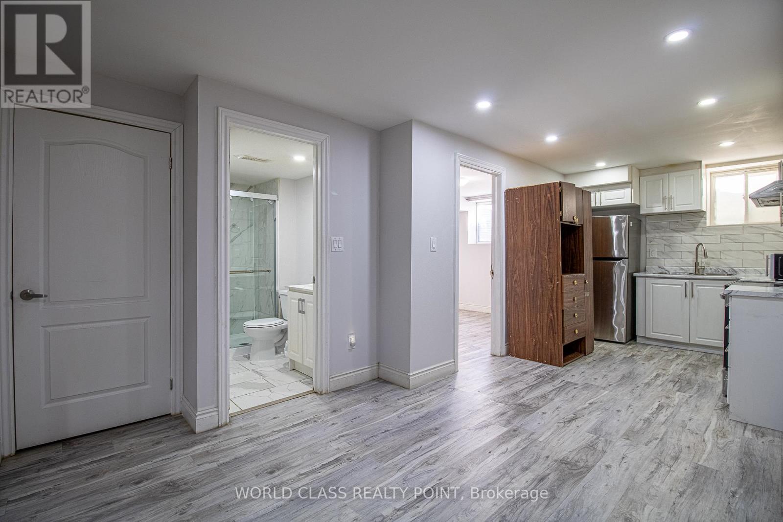 4 Hashmi Place, Brampton, Ontario  L6Y 6K1 - Photo 13 - W12769258