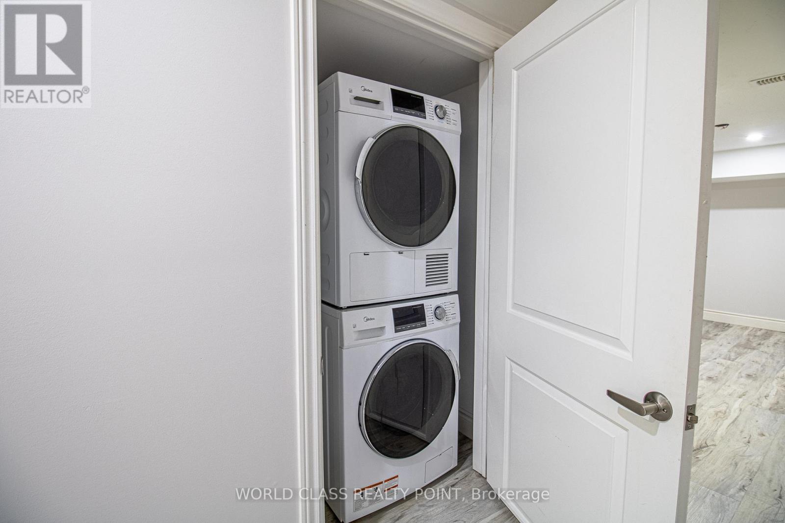 4 Hashmi Place, Brampton, Ontario  L6Y 6K1 - Photo 14 - W12769258