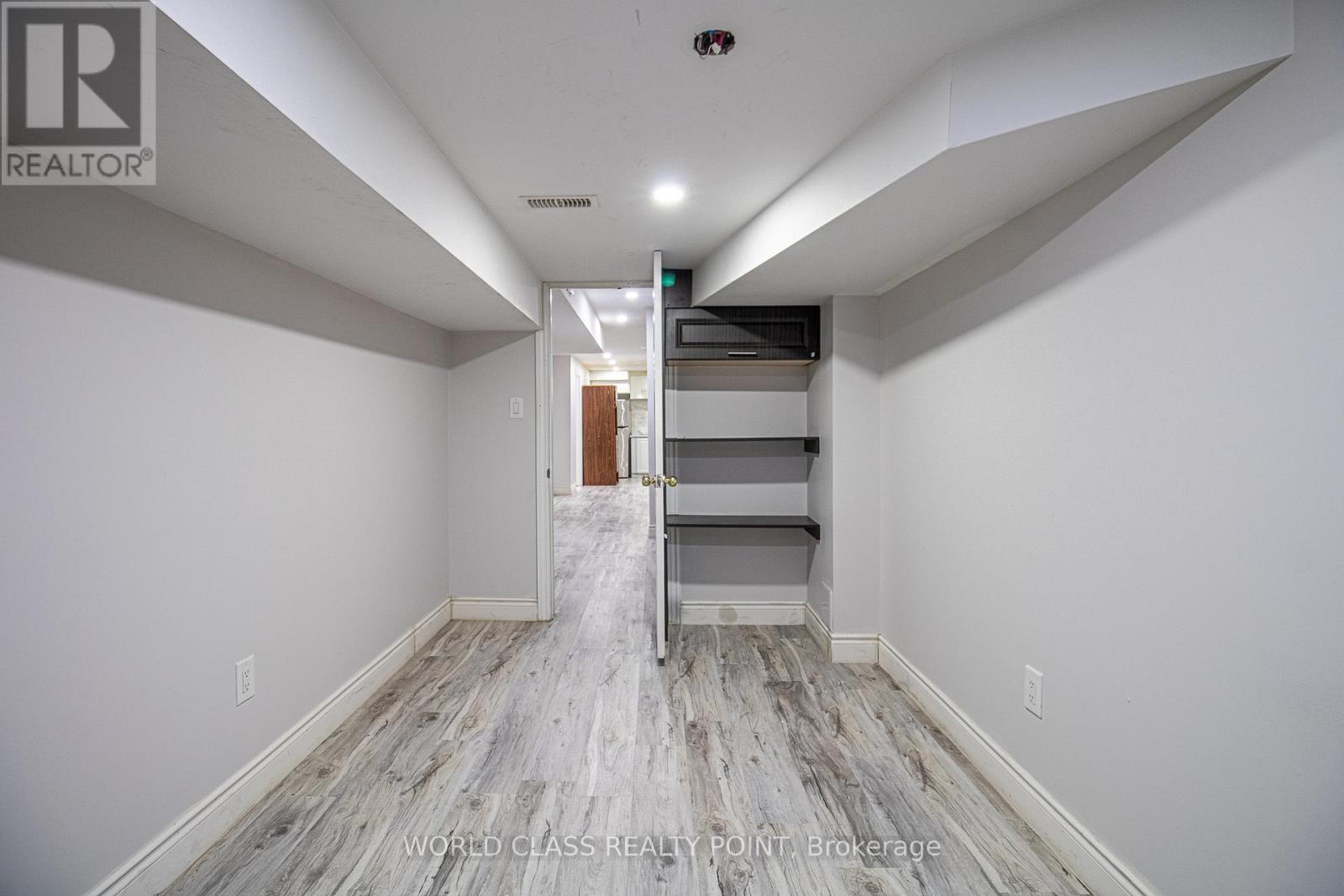 4 Hashmi Place, Brampton, Ontario  L6Y 6K1 - Photo 16 - W12769258