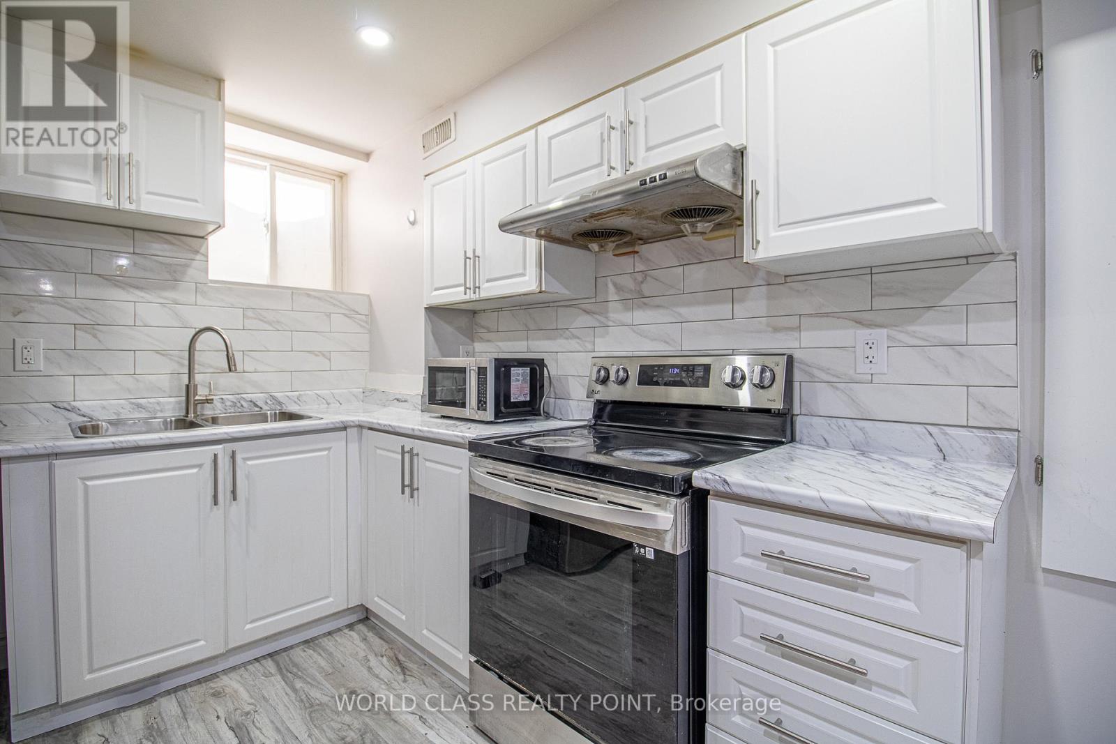 4 Hashmi Place, Brampton, Ontario  L6Y 6K1 - Photo 3 - W12769258