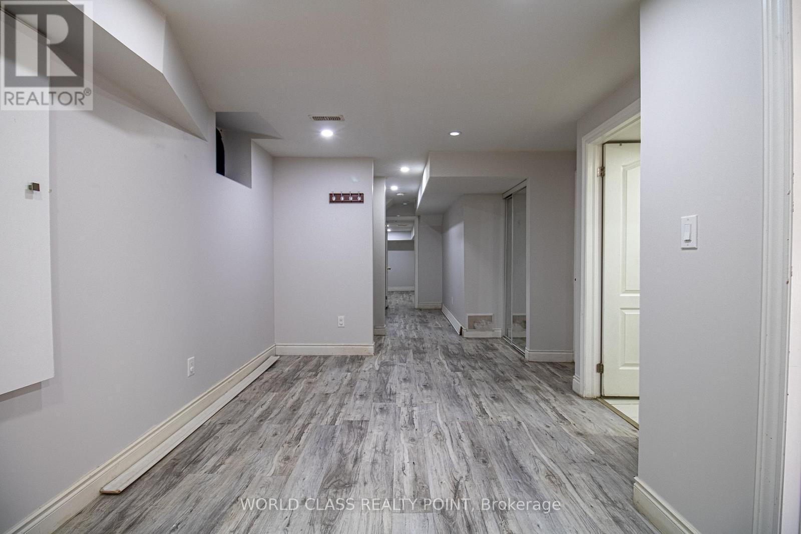 4 Hashmi Place, Brampton, Ontario  L6Y 6K1 - Photo 8 - W12769258