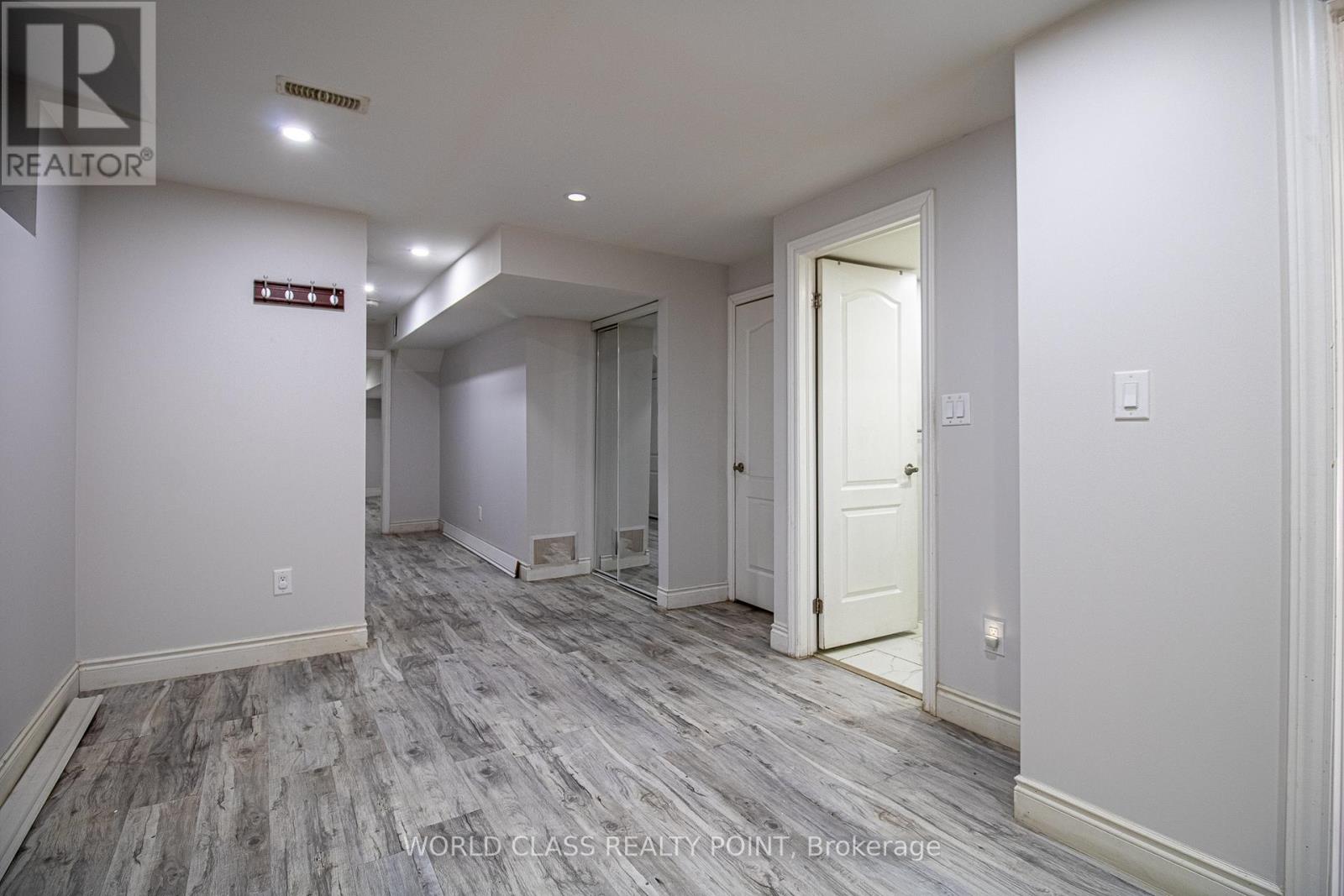 4 Hashmi Place, Brampton, Ontario  L6Y 6K1 - Photo 9 - W12769258