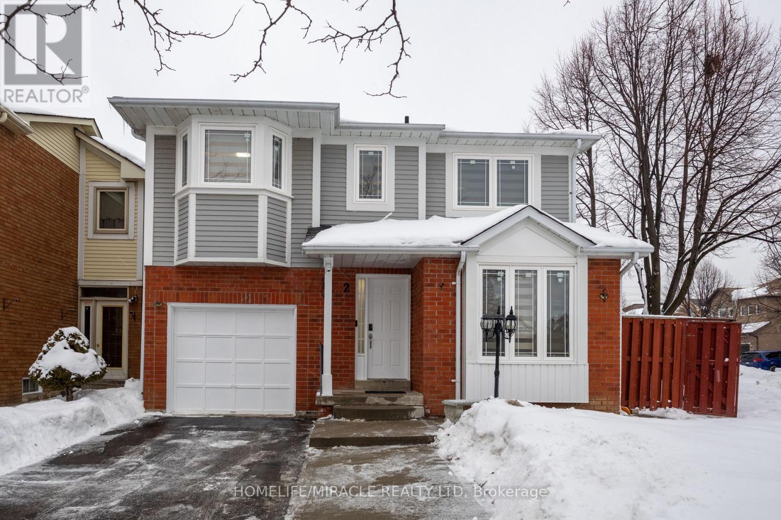 2 Santa Anita Court, Brampton, Ontario  L6Y 4P8 - Photo 2 - W12769286