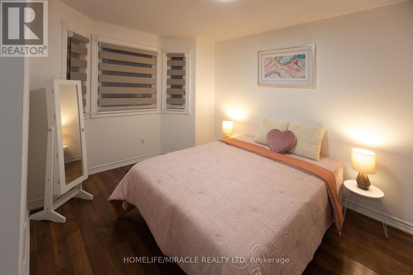 2 Santa Anita Court, Brampton, Ontario  L6Y 4P8 - Photo 32 - W12769286