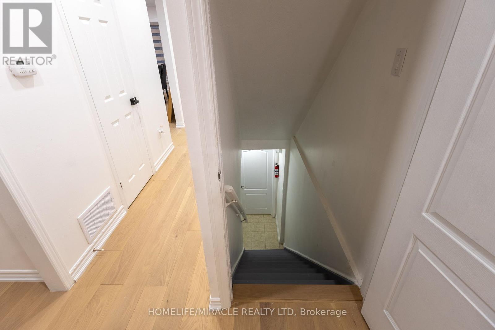 2 Santa Anita Court, Brampton, Ontario  L6Y 4P8 - Photo 34 - W12769286