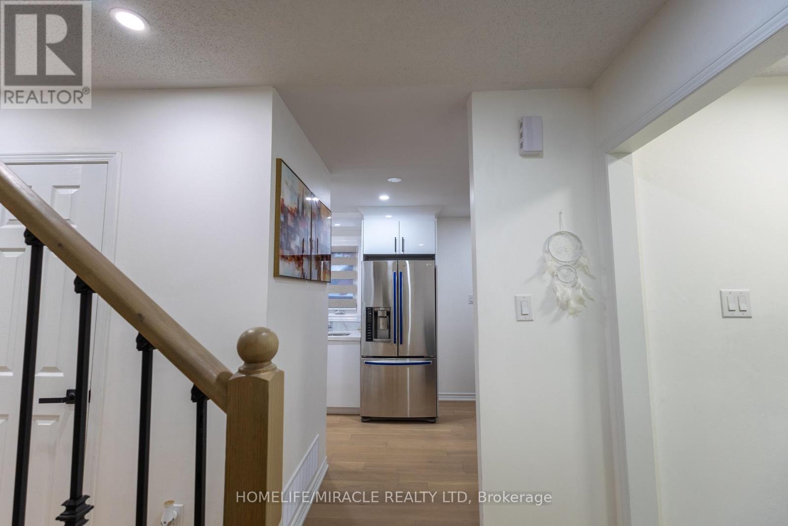 2 Santa Anita Court, Brampton, Ontario  L6Y 4P8 - Photo 7 - W12769286