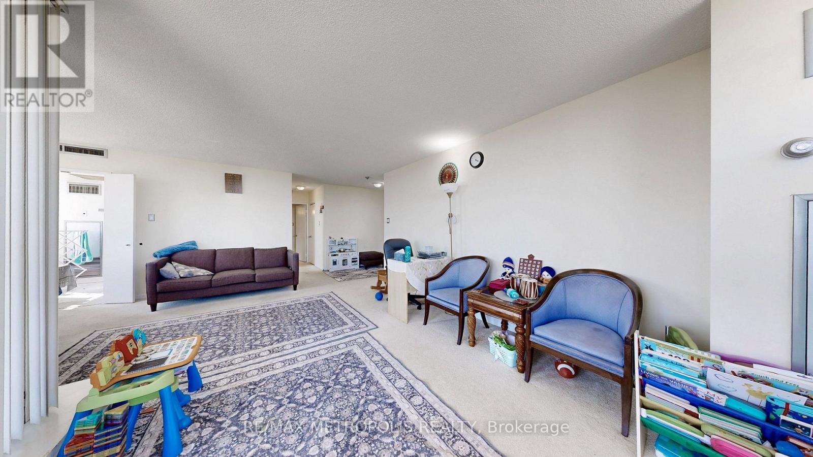 1202 - 75 King Street E, Mississauga, Ontario  L5A 4G5 - Photo 10 - W12769288