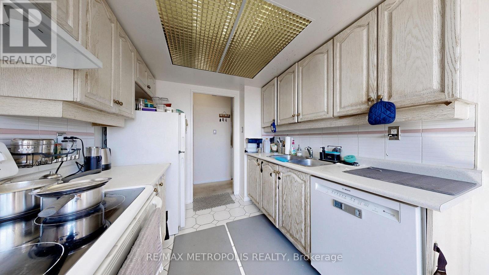 1202 - 75 King Street E, Mississauga, Ontario  L5A 4G5 - Photo 16 - W12769288