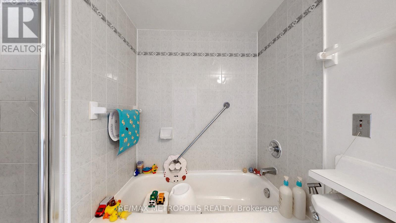 1202 - 75 King Street E, Mississauga, Ontario  L5A 4G5 - Photo 28 - W12769288