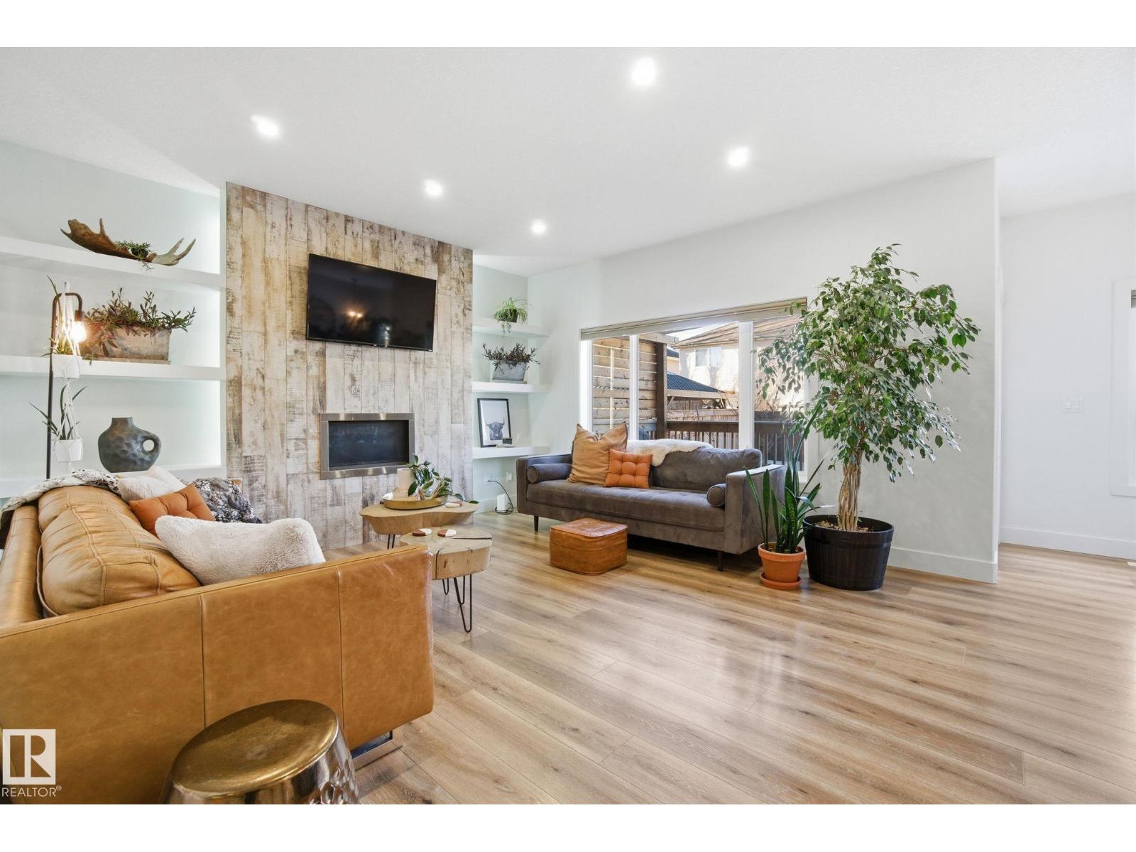 8712 96A AV, morinville, Alberta