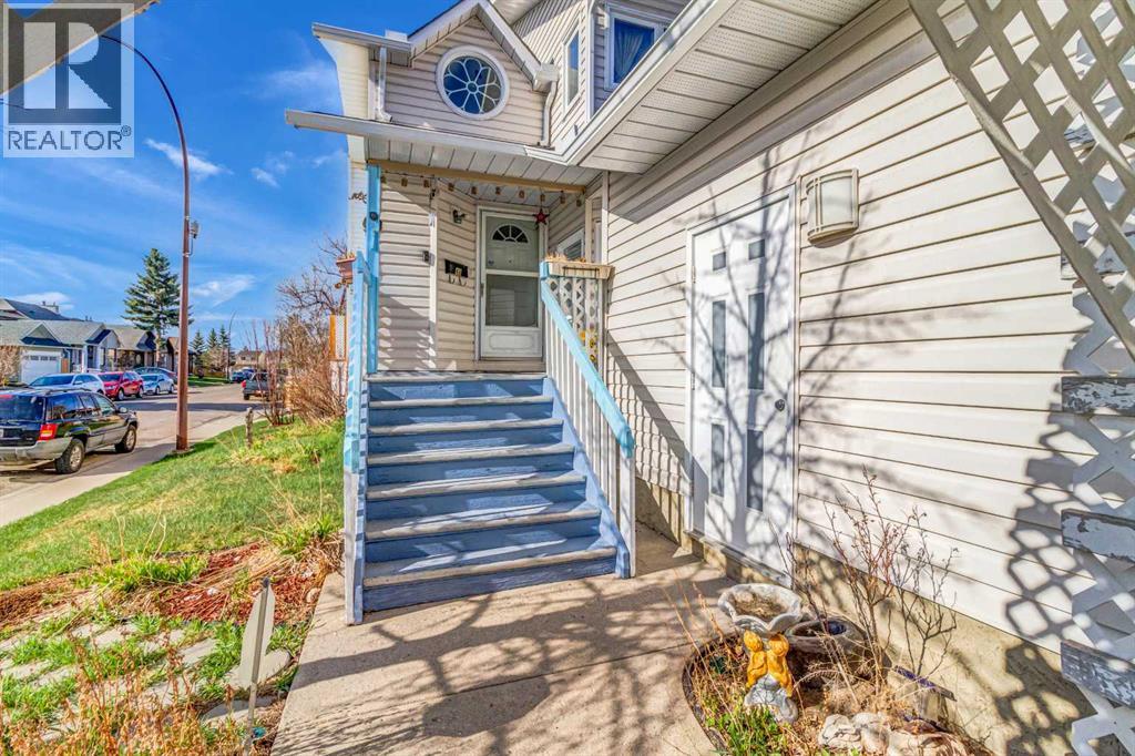 48 Martingrove Way Ne, Calgary, Alberta  T3J 2T2 - Photo 2 - A2276026