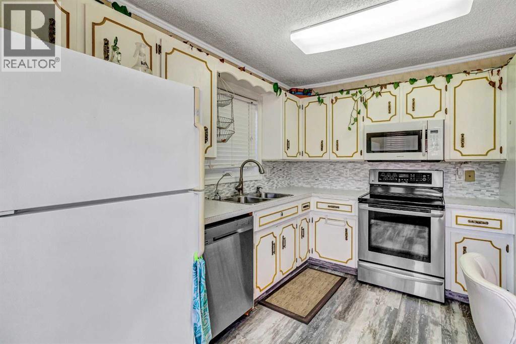 48 Martingrove Way Ne, Calgary, Alberta  T3J 2T2 - Photo 7 - A2276026