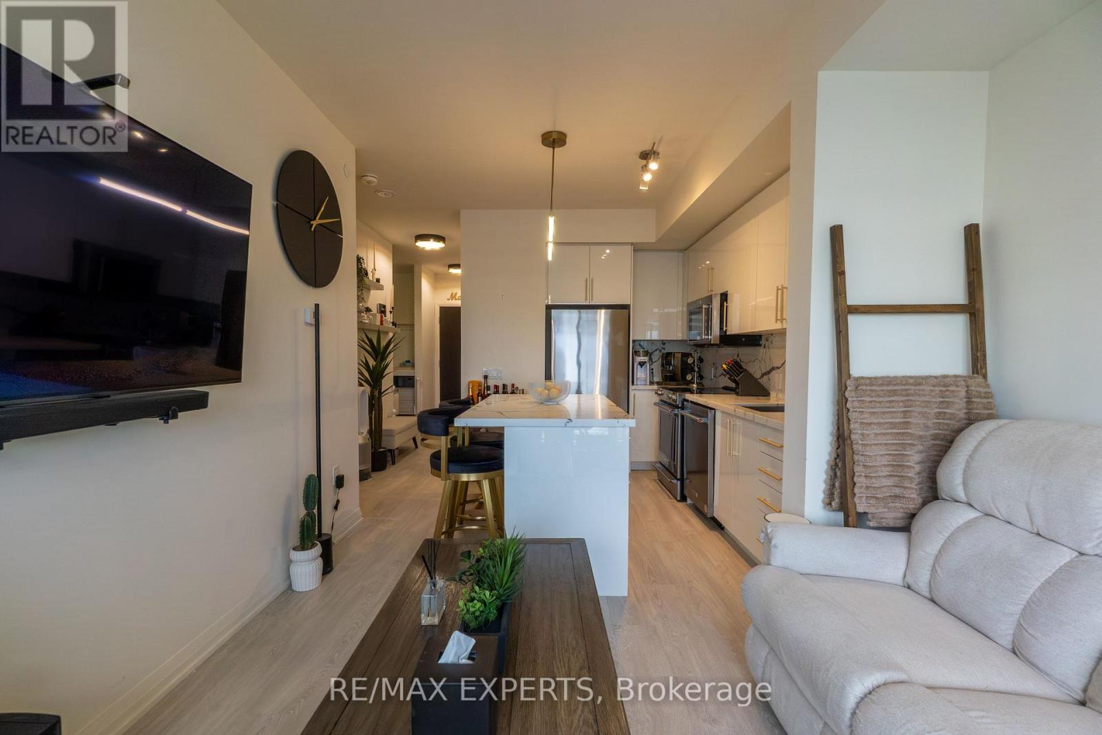 1822 - 9000 Jane Street, Vaughan (Concord), Ontario  L4K 0M6 - Photo 6 - N12768760