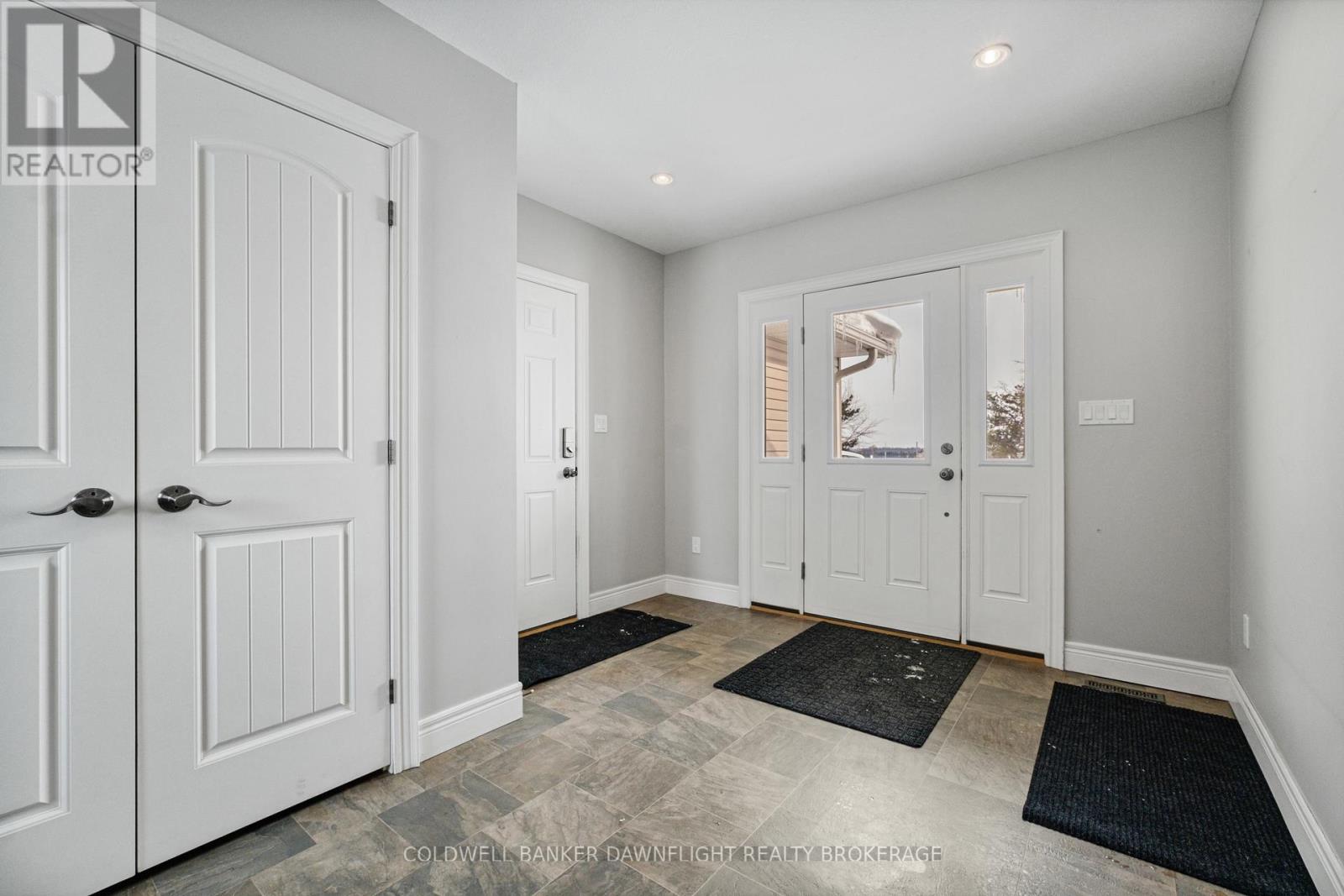 70129 Evergreen Line, South Huron, Ontario  N0M 1S5 - Photo 5 - X12766314