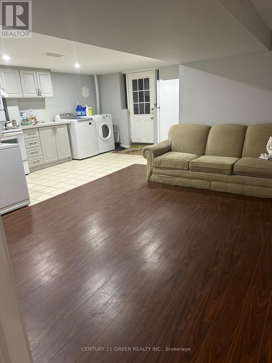 18 Roseglor Crescent, Toronto, Ontario  M1P 3T6 - Photo 14 - E12769294