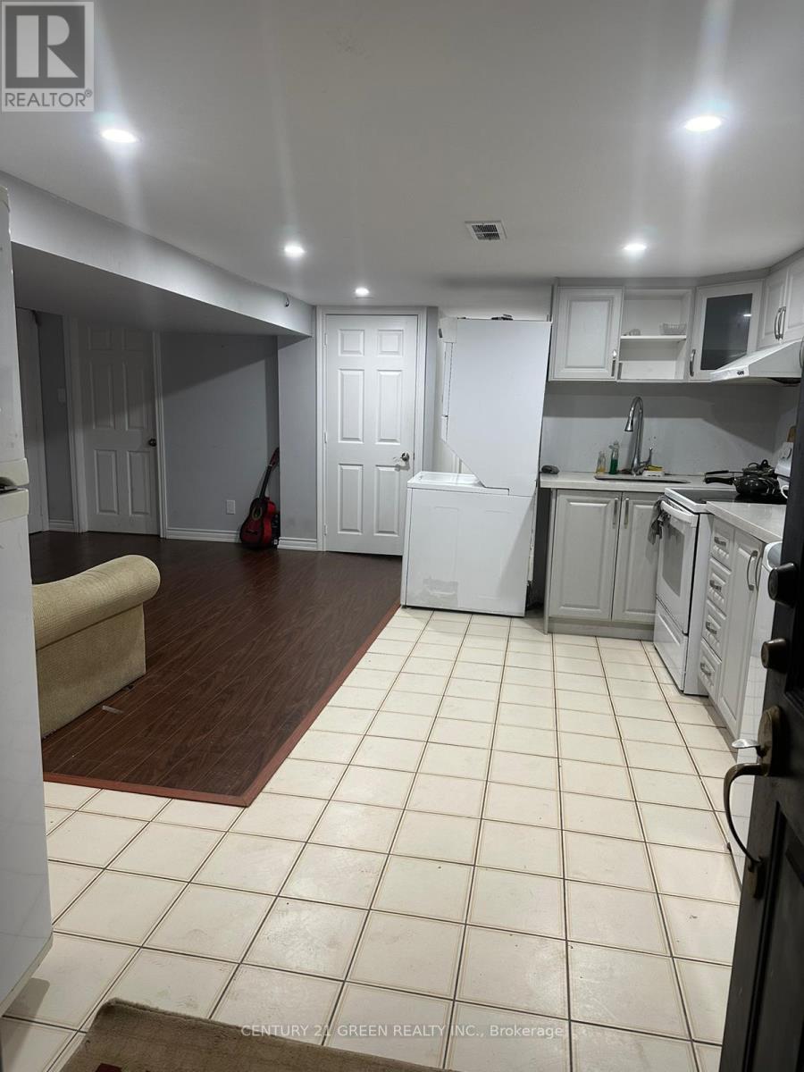 18 Roseglor Crescent, Toronto, Ontario  M1P 3T6 - Photo 15 - E12769294