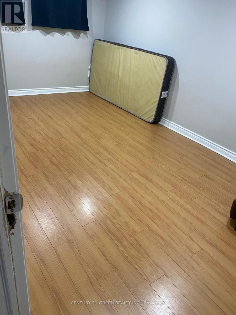 18 Roseglor Crescent, Toronto, Ontario  M1P 3T6 - Photo 17 - E12769294