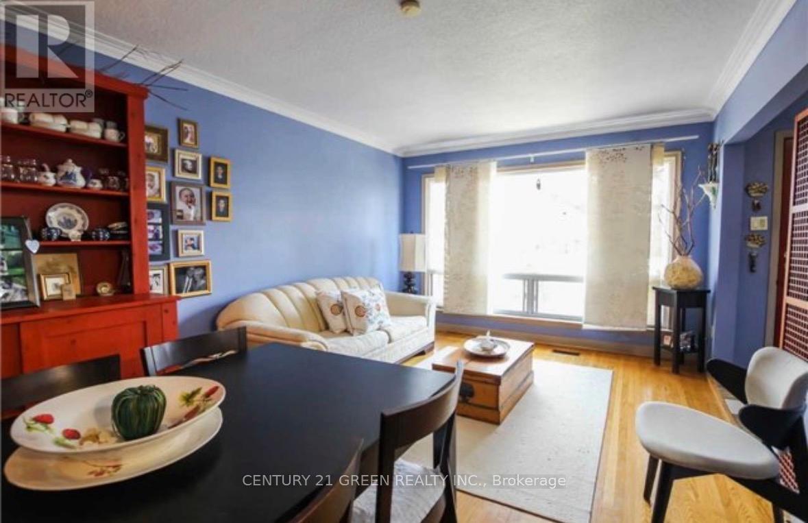 18 Roseglor Crescent, Toronto, Ontario  M1P 3T6 - Photo 8 - E12769294