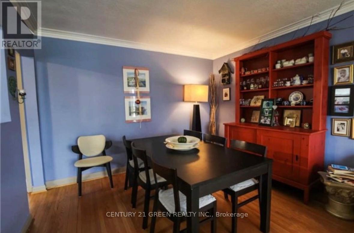 18 Roseglor Crescent, Toronto, Ontario  M1P 3T6 - Photo 9 - E12769294