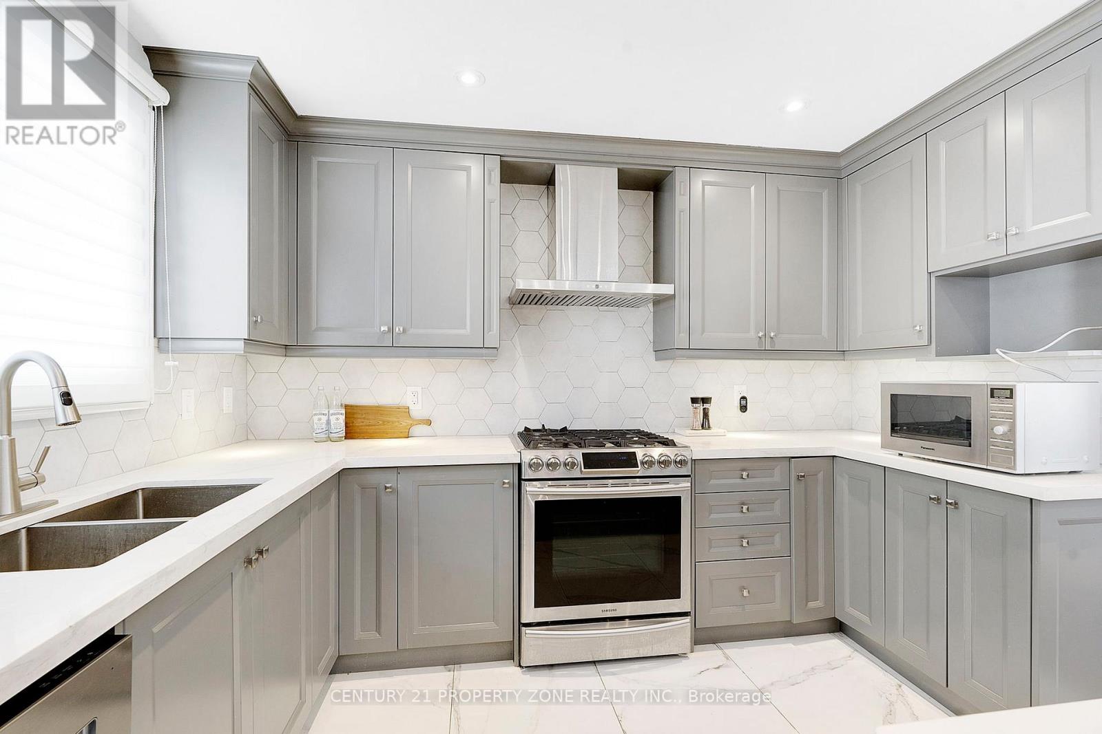 242 Slater Crescent, Oakville, Ontario  L6K 2C8 - Photo 11 - W12769292