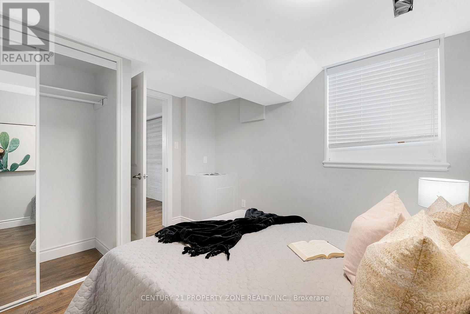 242 Slater Crescent, Oakville, Ontario  L6K 2C8 - Photo 32 - W12769292