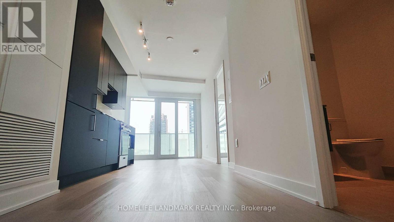 1512 - 3883 Quartz Road S, Mississauga, Ontario  L5B 0M4 - Photo 2 - W12769308
