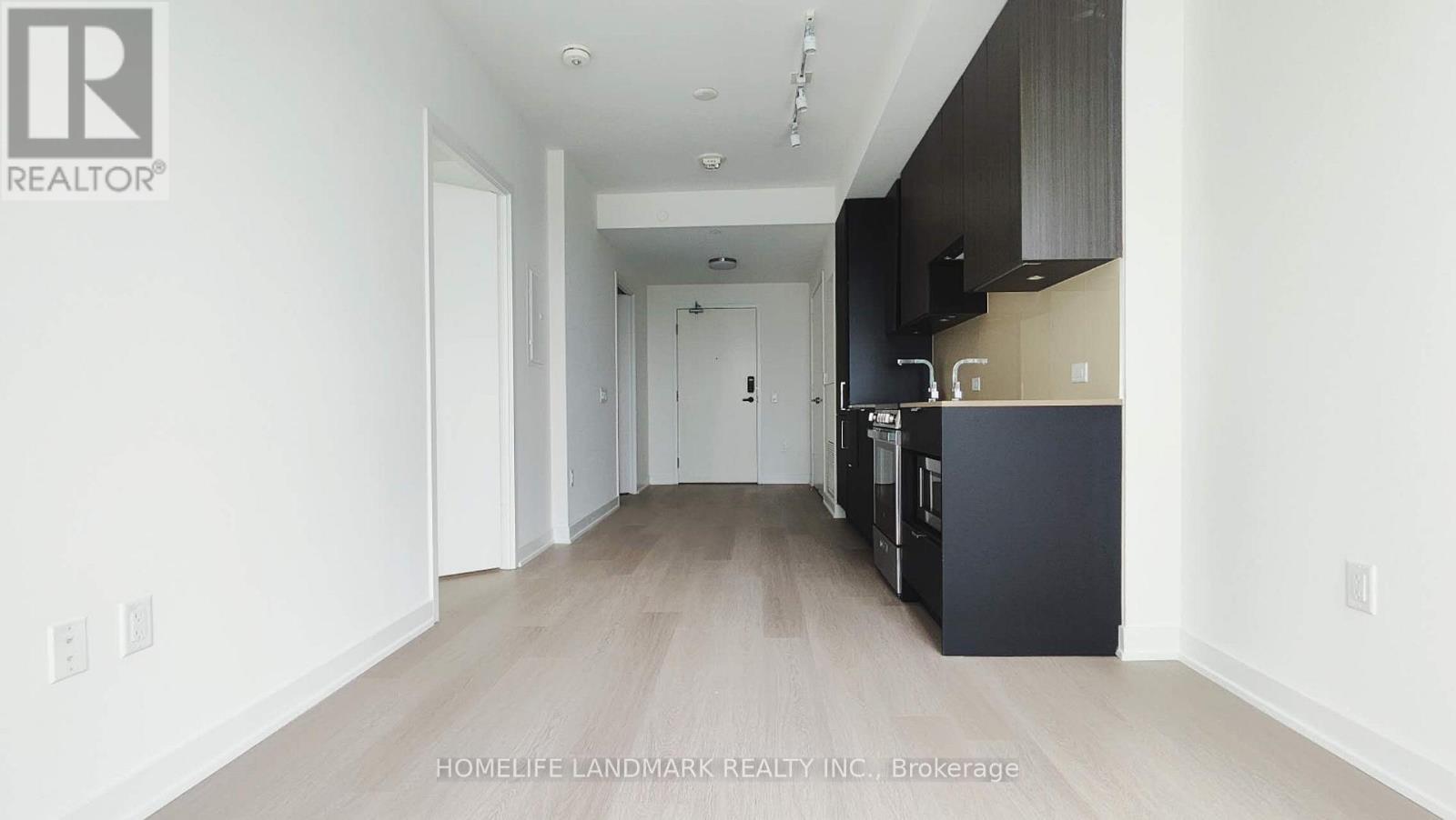 1512 - 3883 Quartz Road S, Mississauga, Ontario  L5B 0M4 - Photo 3 - W12769308