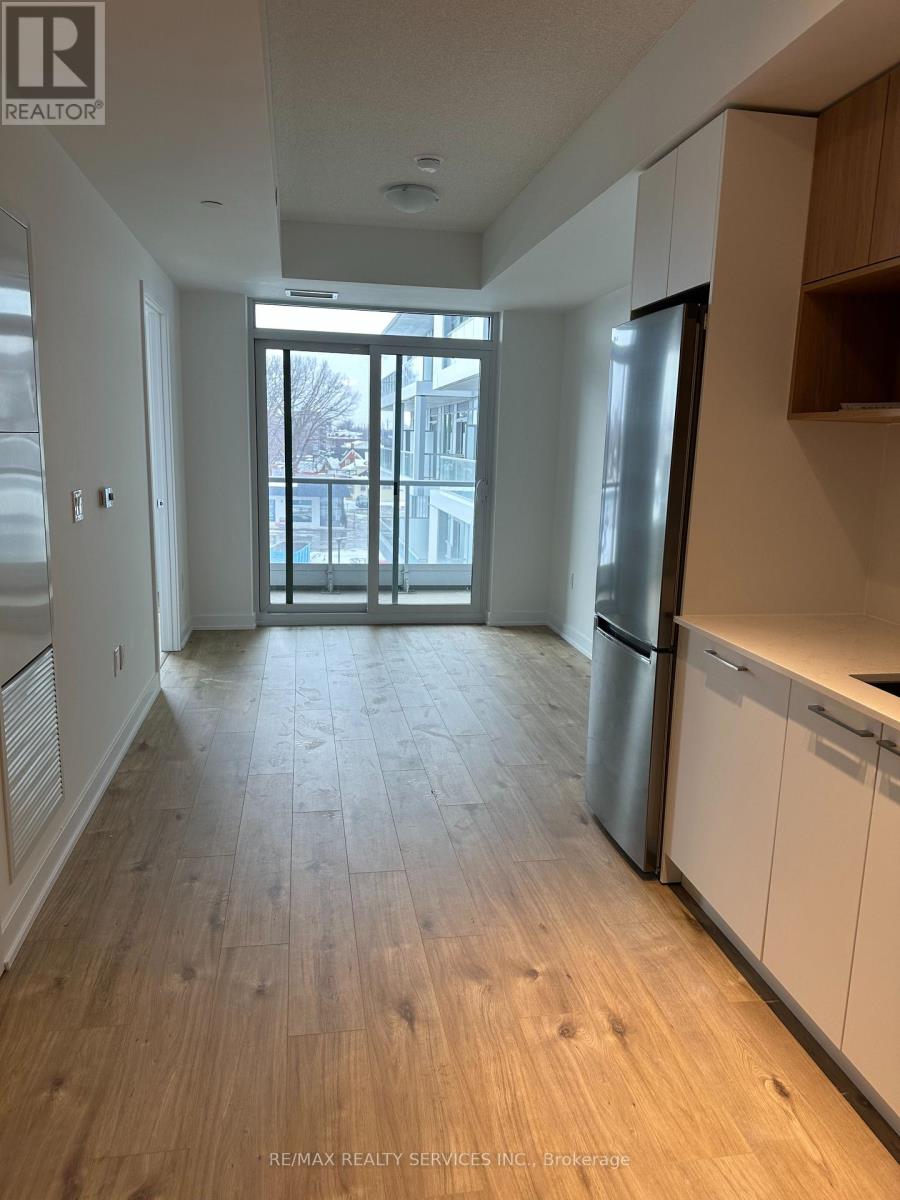 323 - 500 Plains Road E, Burlington, Ontario  L7T 2E1 - Photo 2 - W12769316