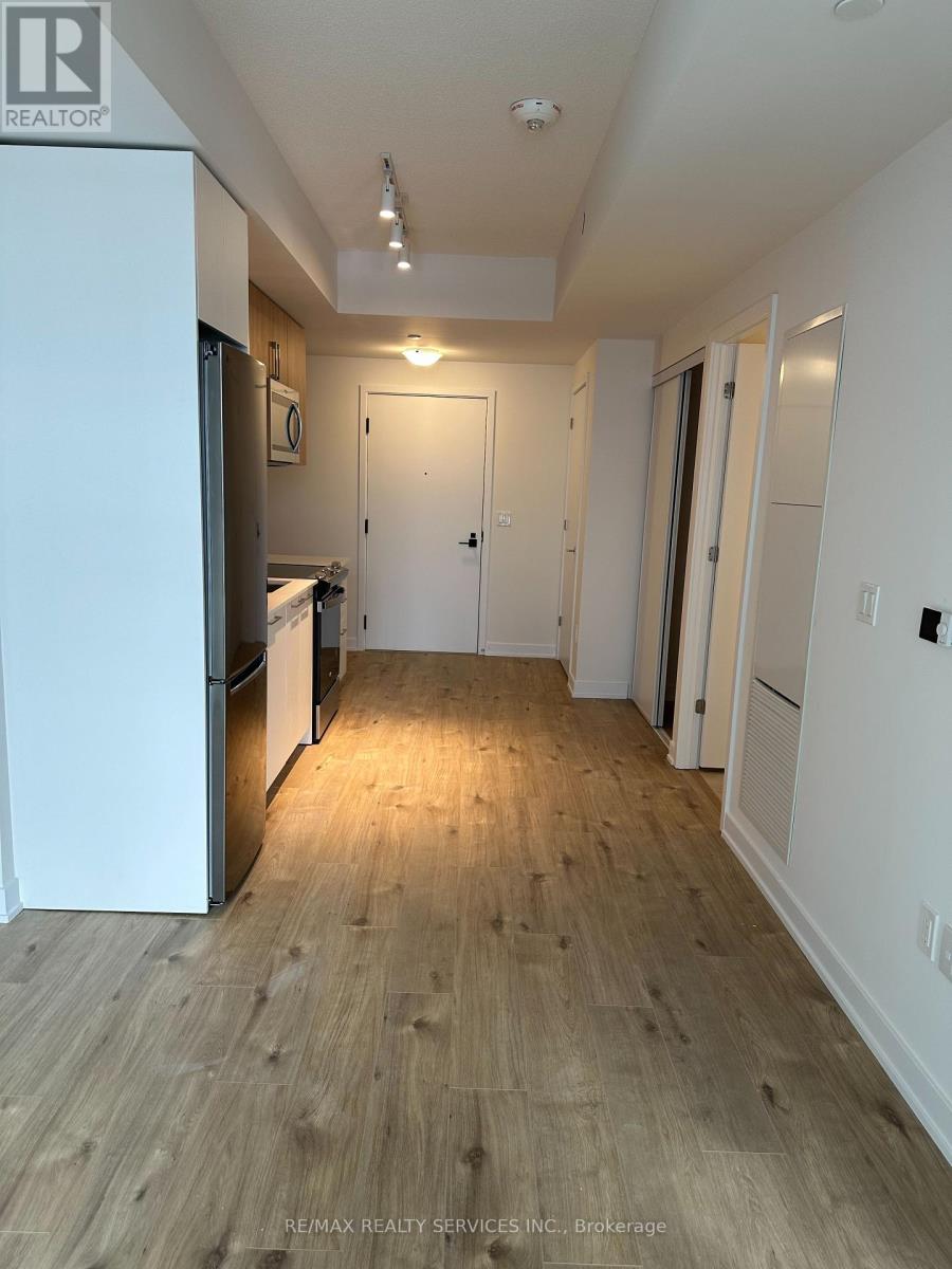 323 - 500 Plains Road E, Burlington, Ontario  L7T 2E1 - Photo 4 - W12769316