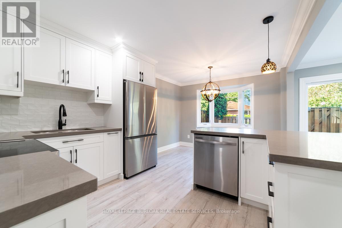 2 - 1011 White Oak Drive, Burlington, Ontario  L7T 2L3 - Photo 10 - W12769354