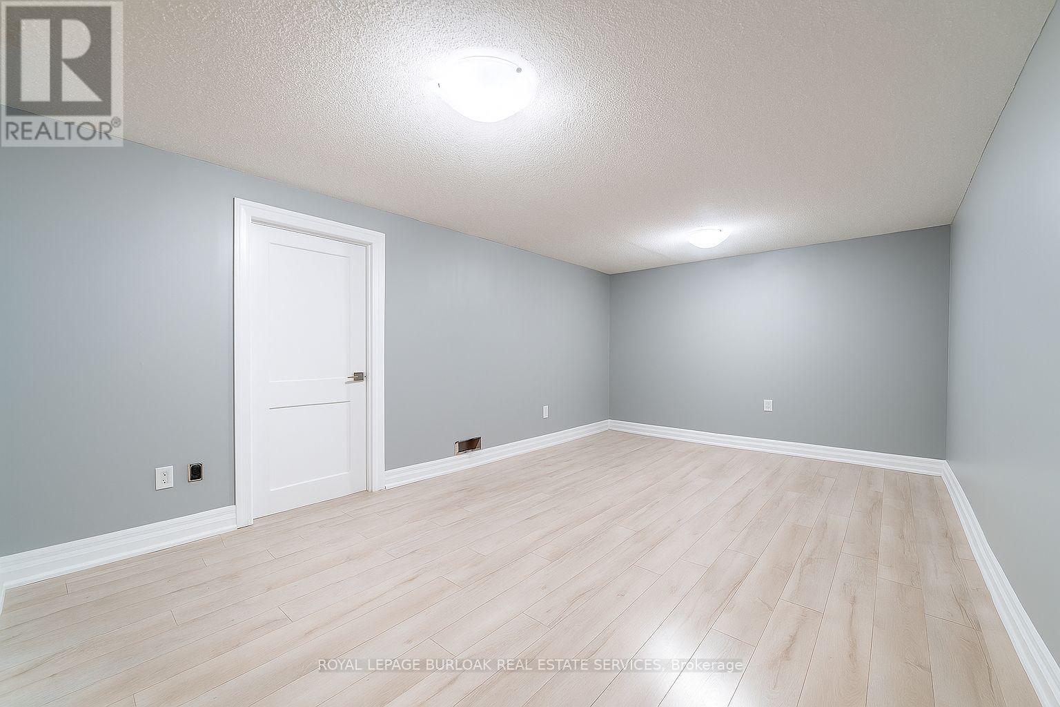 2 - 1011 White Oak Drive, Burlington, Ontario  L7T 2L3 - Photo 28 - W12769354