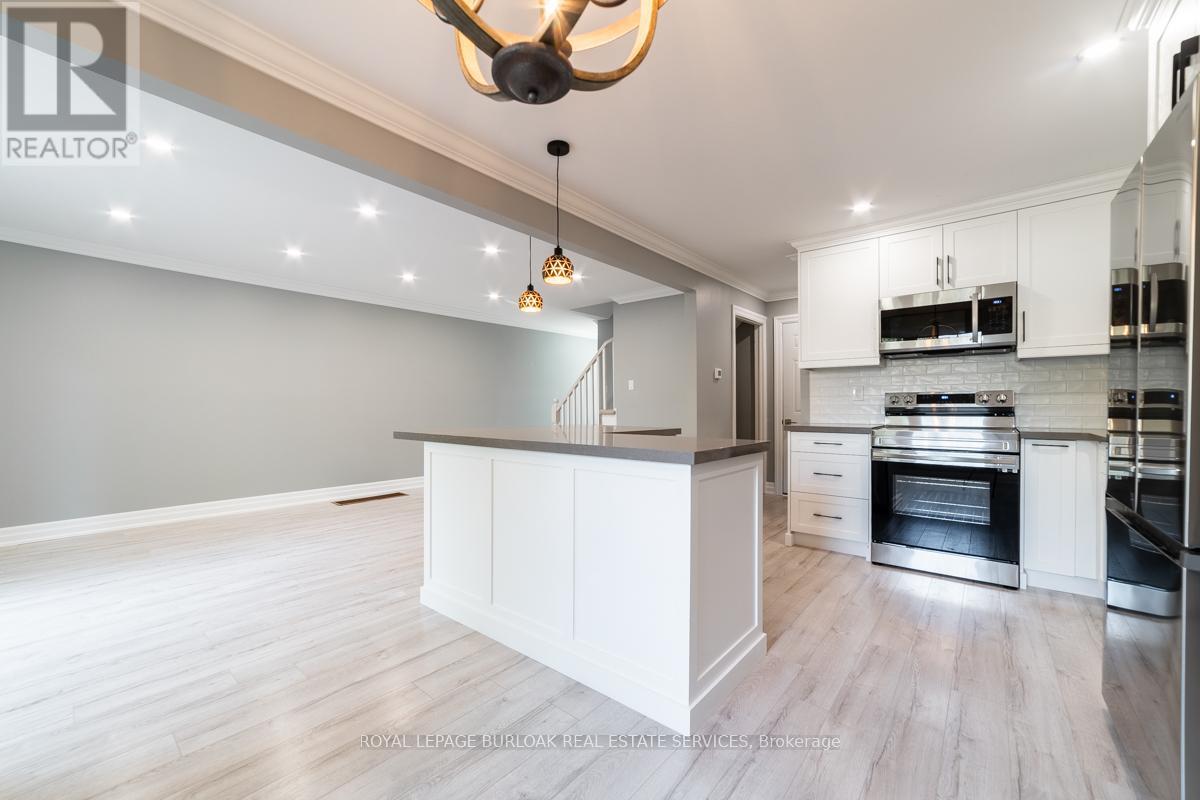 2 - 1011 White Oak Drive, Burlington, Ontario  L7T 2L3 - Photo 9 - W12769354