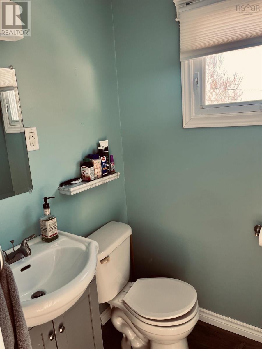 10 Don-Gordon Street, Glace Bay, Nova Scotia  B1A 6A2 - Photo 13 - 202602361