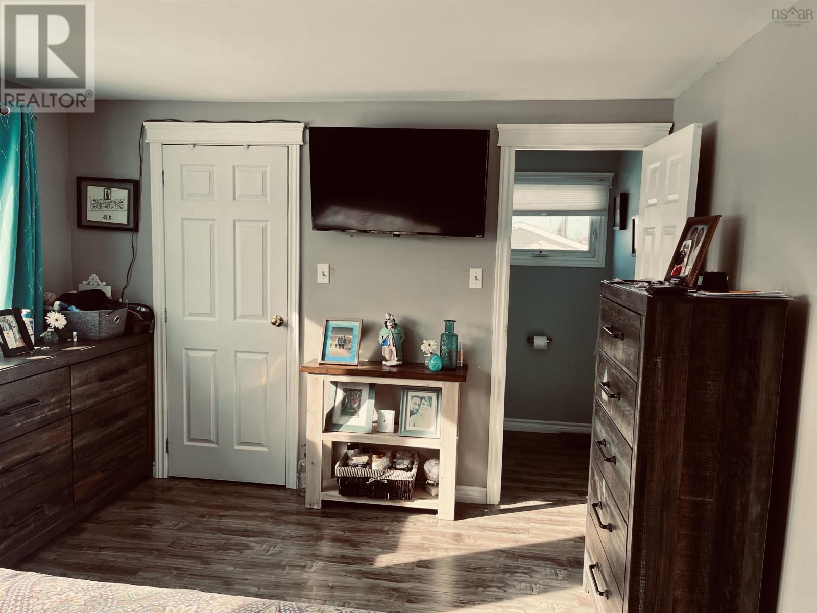 10 Don-Gordon Street, Glace Bay, Nova Scotia  B1A 6A2 - Photo 12 - 202602361