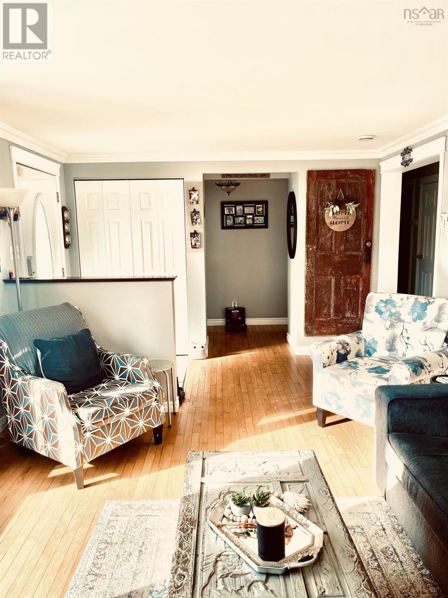 10 Don-Gordon Street, Glace Bay, Nova Scotia  B1A 6A2 - Photo 8 - 202602361