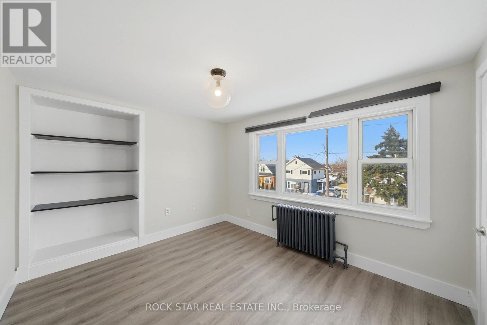 1198 Dunsmure Road, Hamilton, Ontario  L8H 1L2 - Photo 15 - X12769304